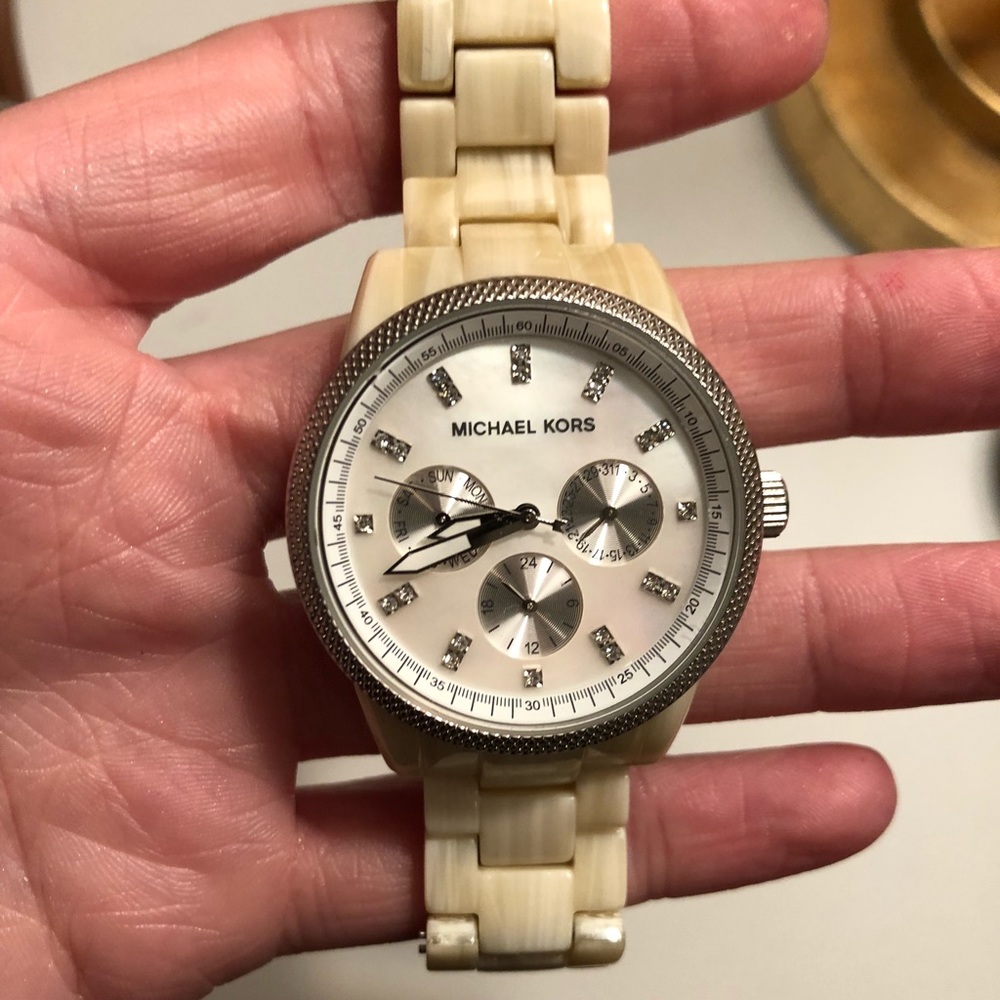 Michael kors horn watch